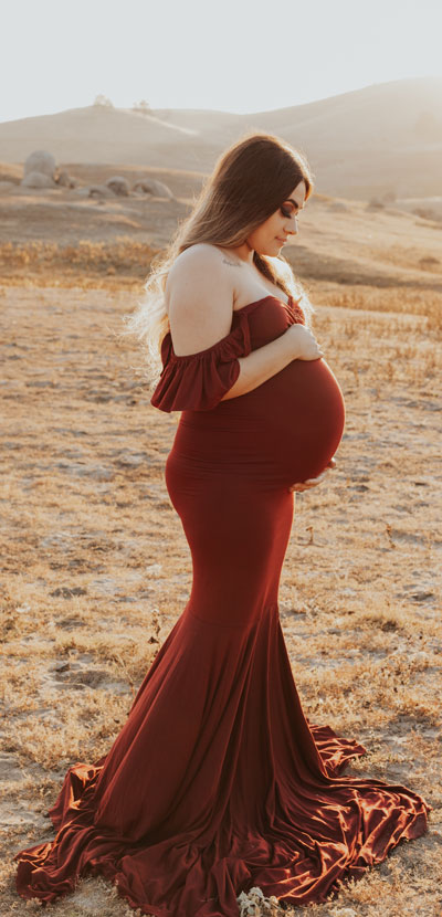 maternity shoot, mother holding belly